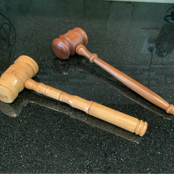 Lot Of 2 Antique Wooden Gavels Judge Auctioneer 10’ great condition - Picture 1 of 8
